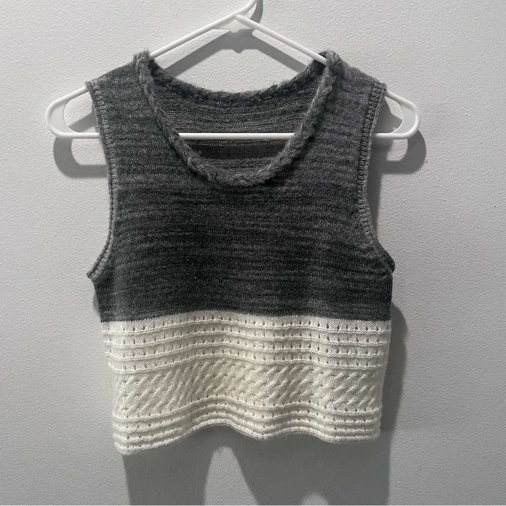 Ancosti Knit Vest - Picture 2 of 4